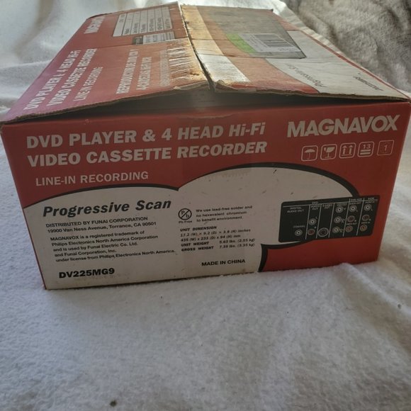 Magnavox DV225MG9 DVD Player & 4-Head Hi-Fi VHS Recorder VCR Combo NEW IN BOX - Picture 3 of 4